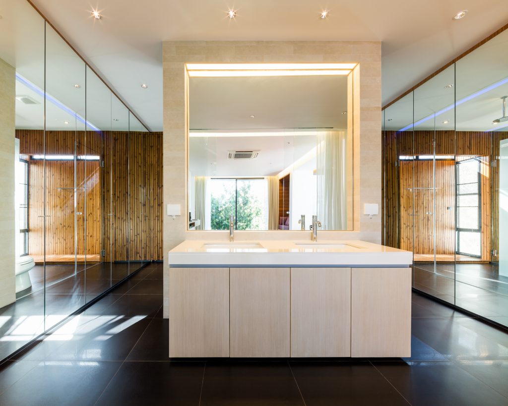 baan moom 15 master bathroom