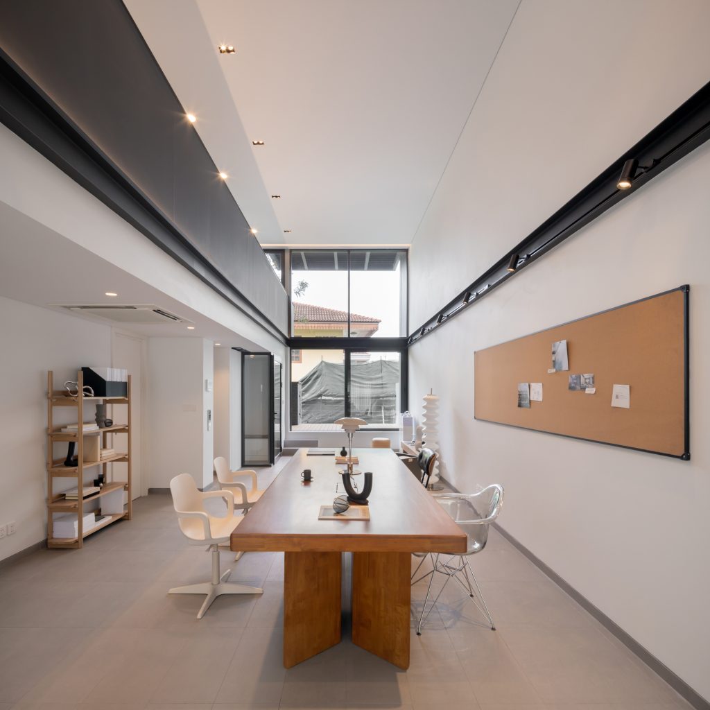 hof udomsuk 08 office