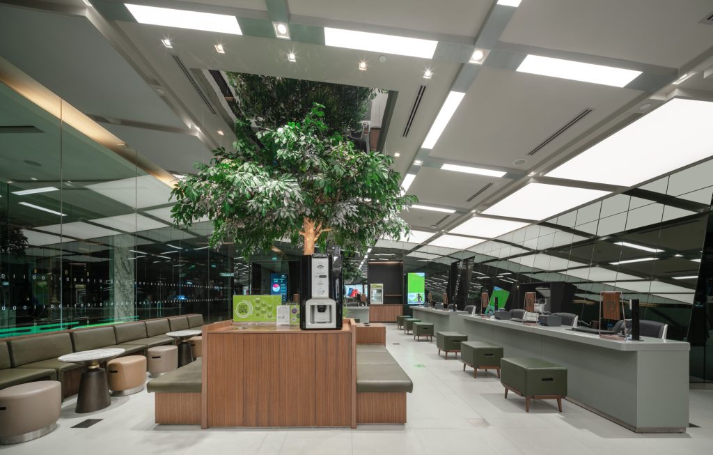 ais rollout 25 siam paragon