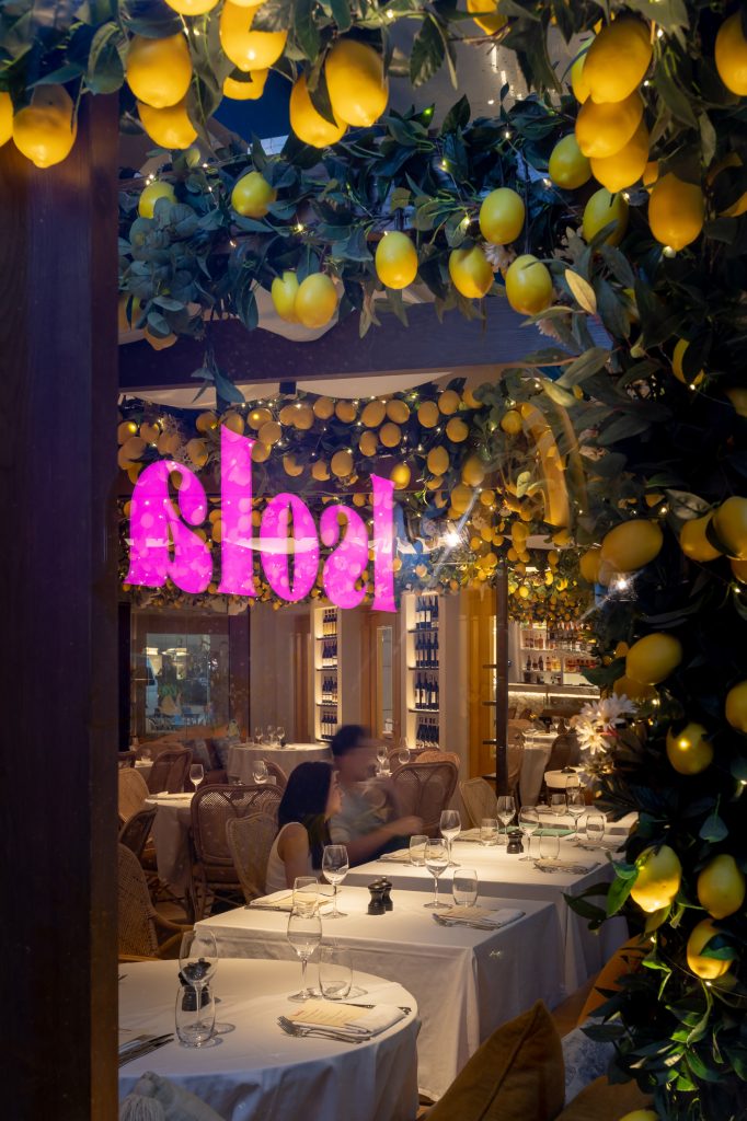 isola signor sassi 06 dining scaled