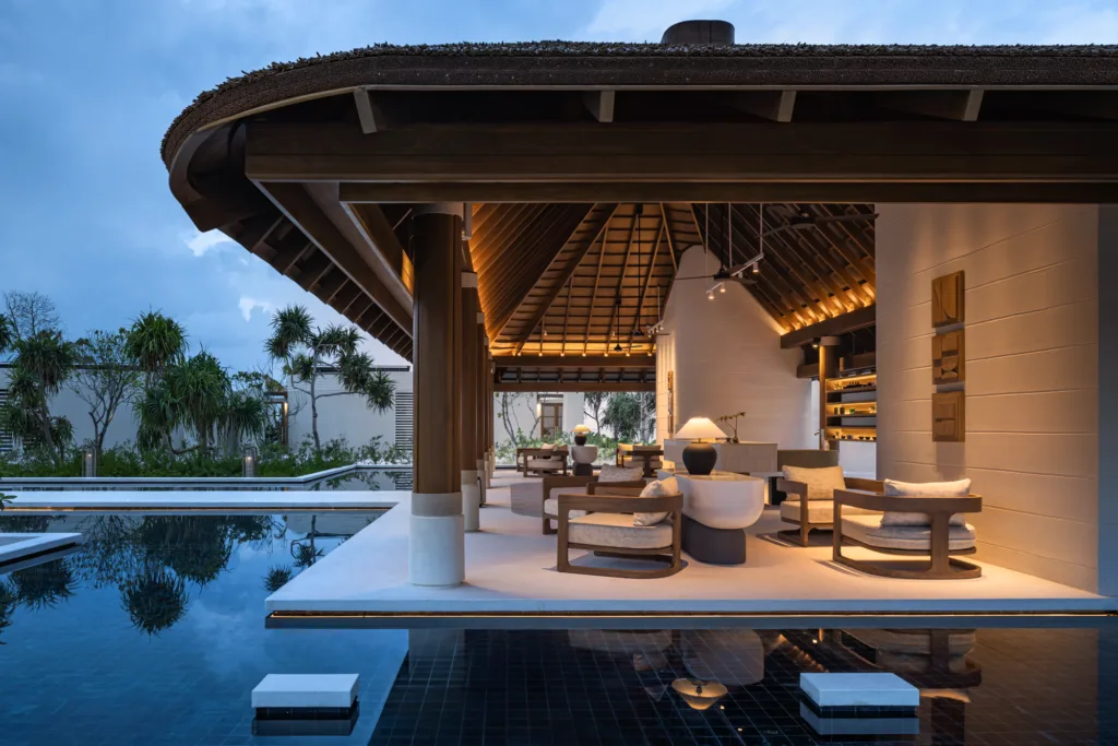 centara grand lagoon maldives 01.webp