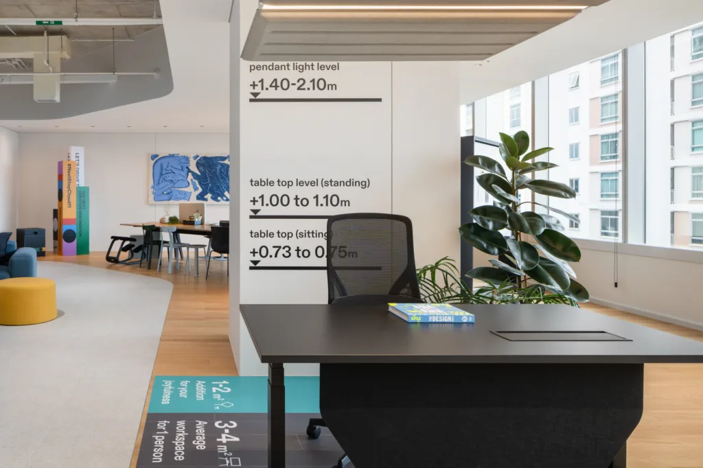 office showsuite found 02.webp